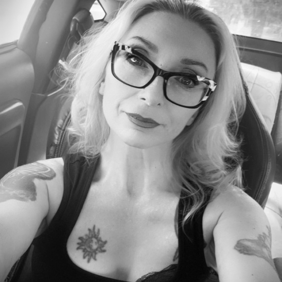 Meet your Posher, Shawna - Picture 4 of 16